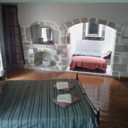 Venetian Guest's House 2*